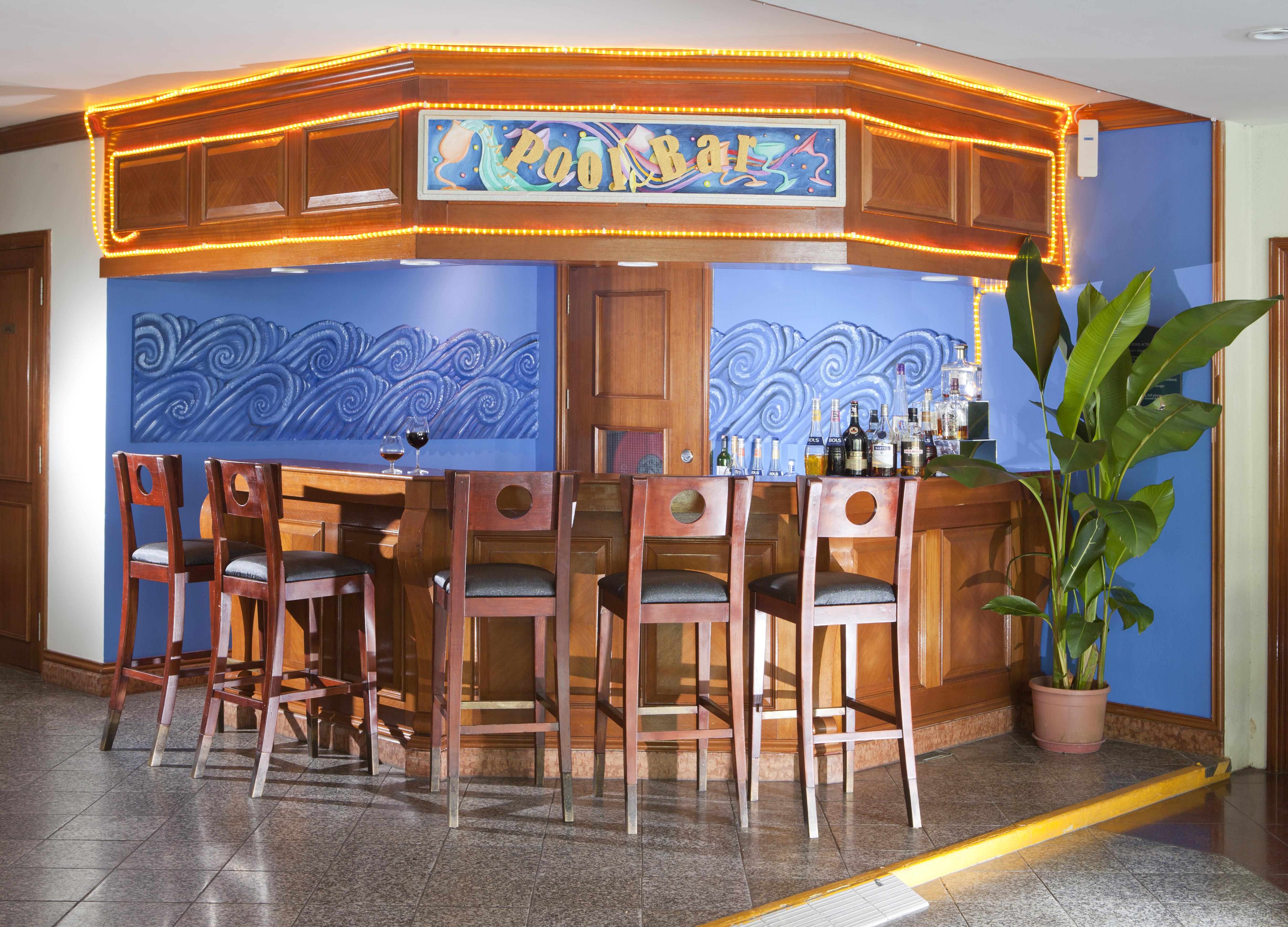 Hotel Dorsett Grand Labuan Esterno foto