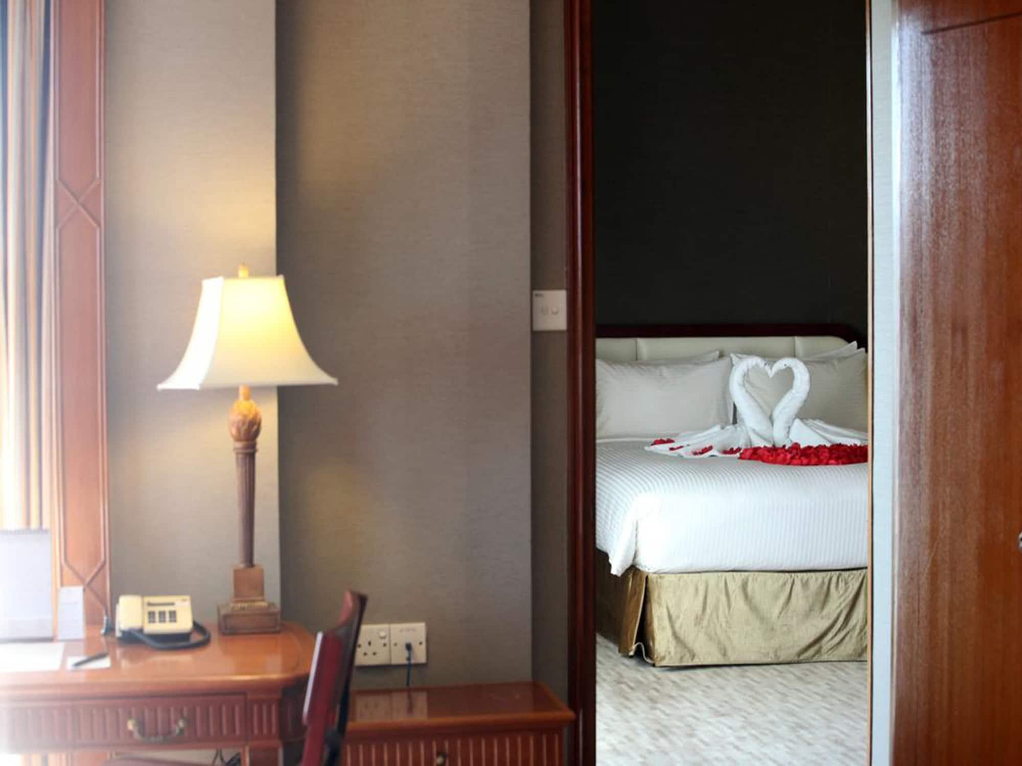 Hotel Dorsett Grand Labuan Esterno foto