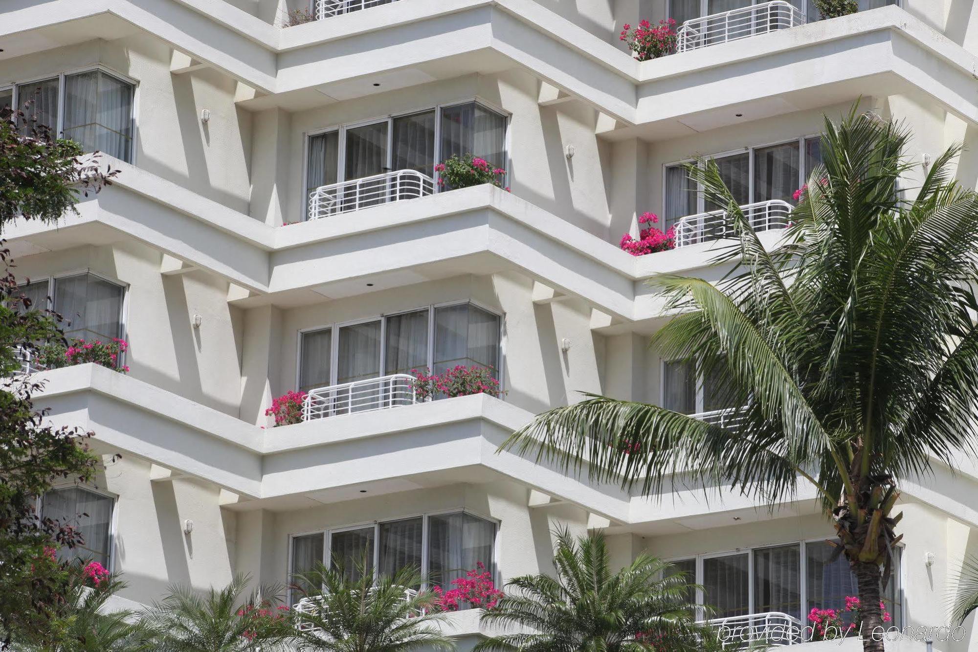 Hotel Dorsett Grand Labuan Esterno foto