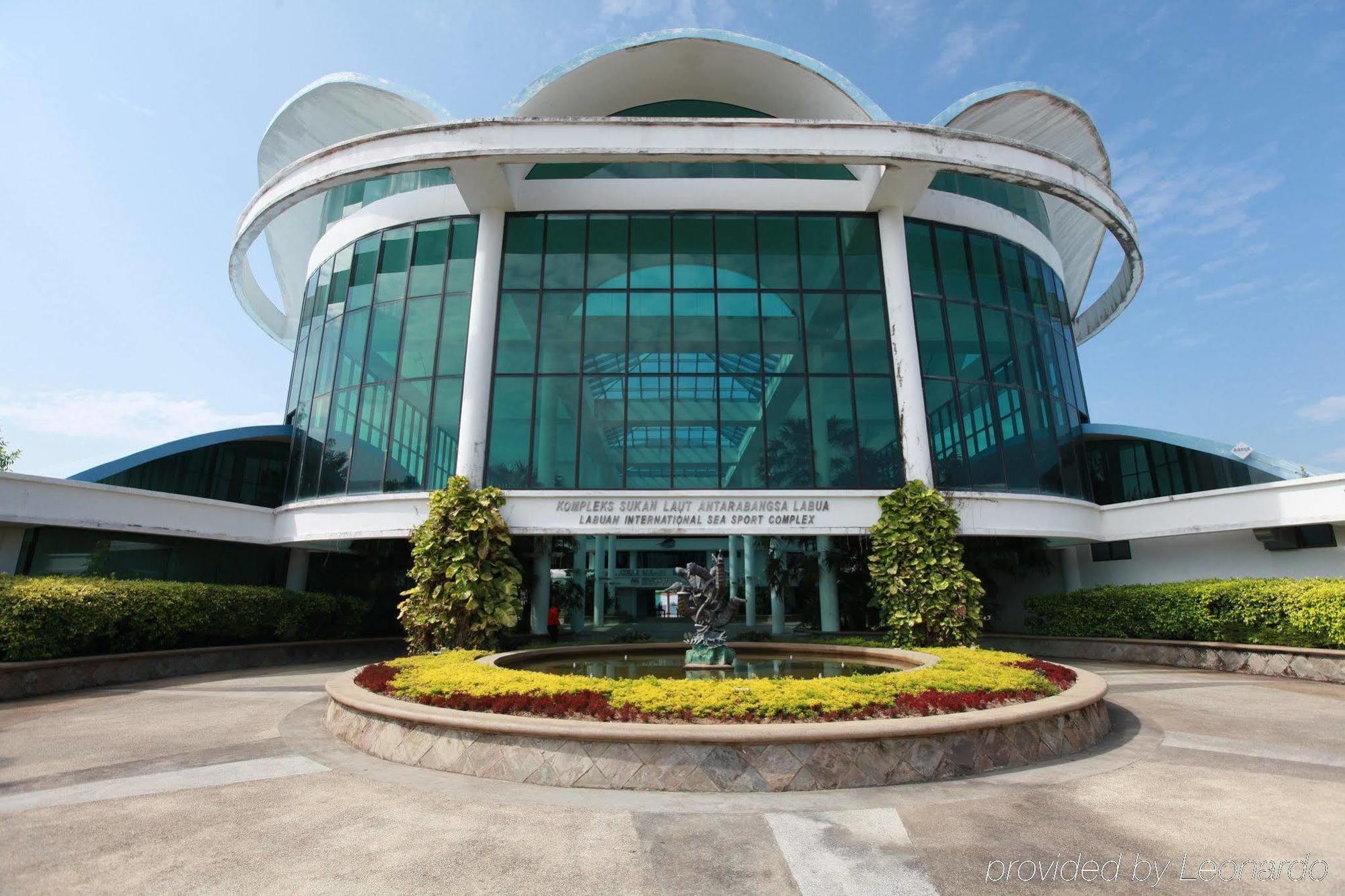 Hotel Dorsett Grand Labuan Esterno foto