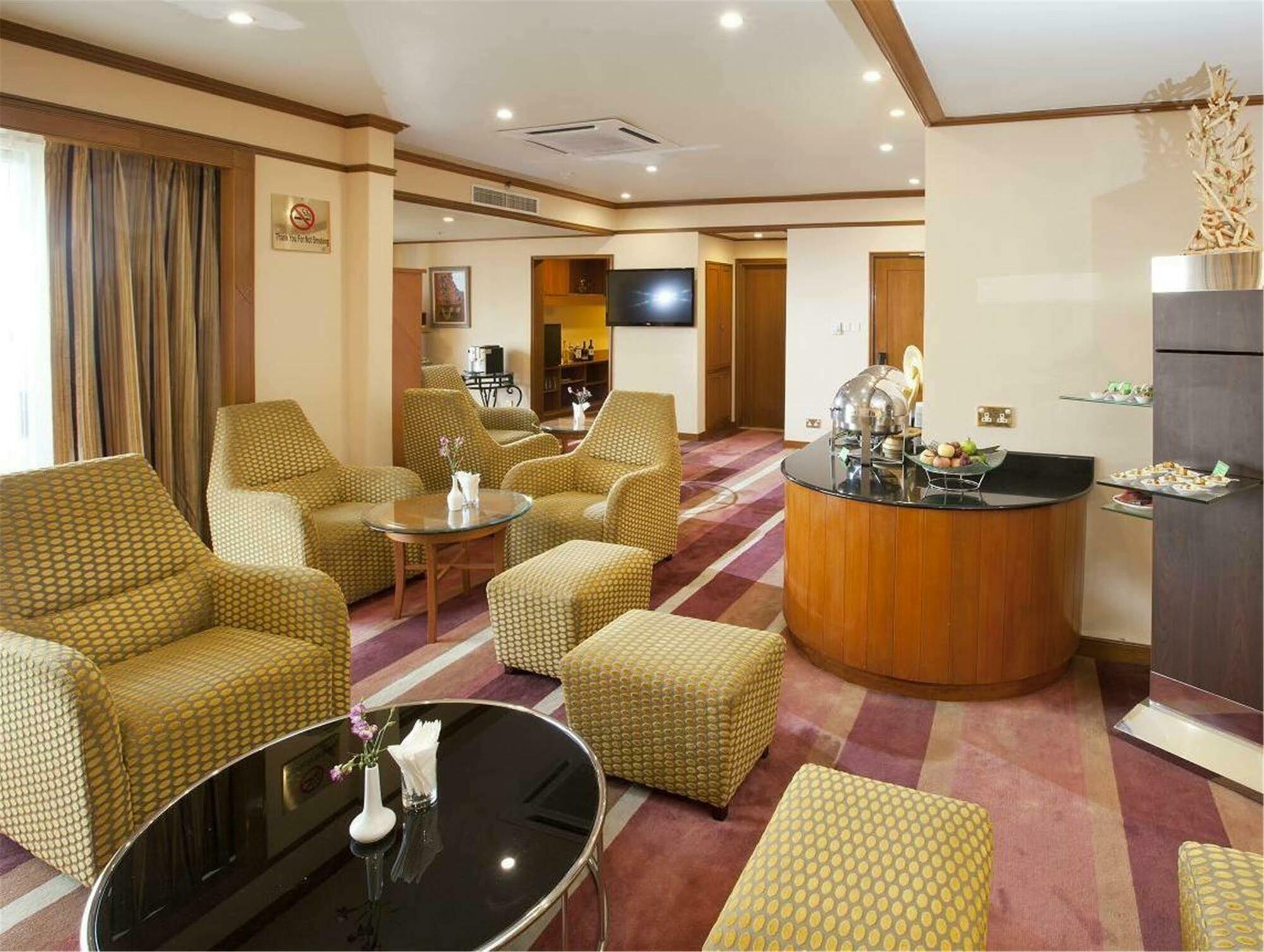 Hotel Dorsett Grand Labuan Esterno foto