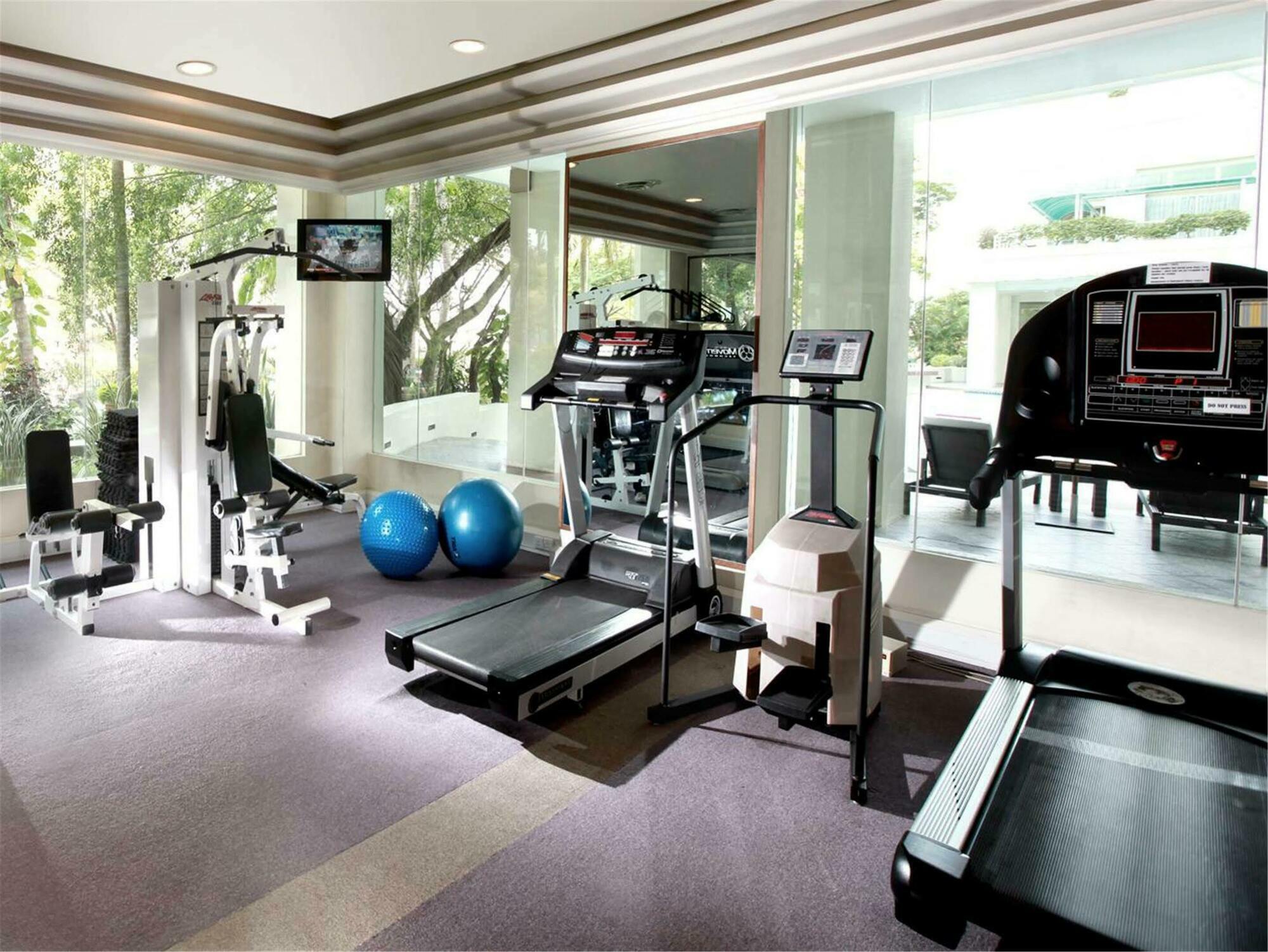 Hotel Dorsett Grand Labuan Esterno foto