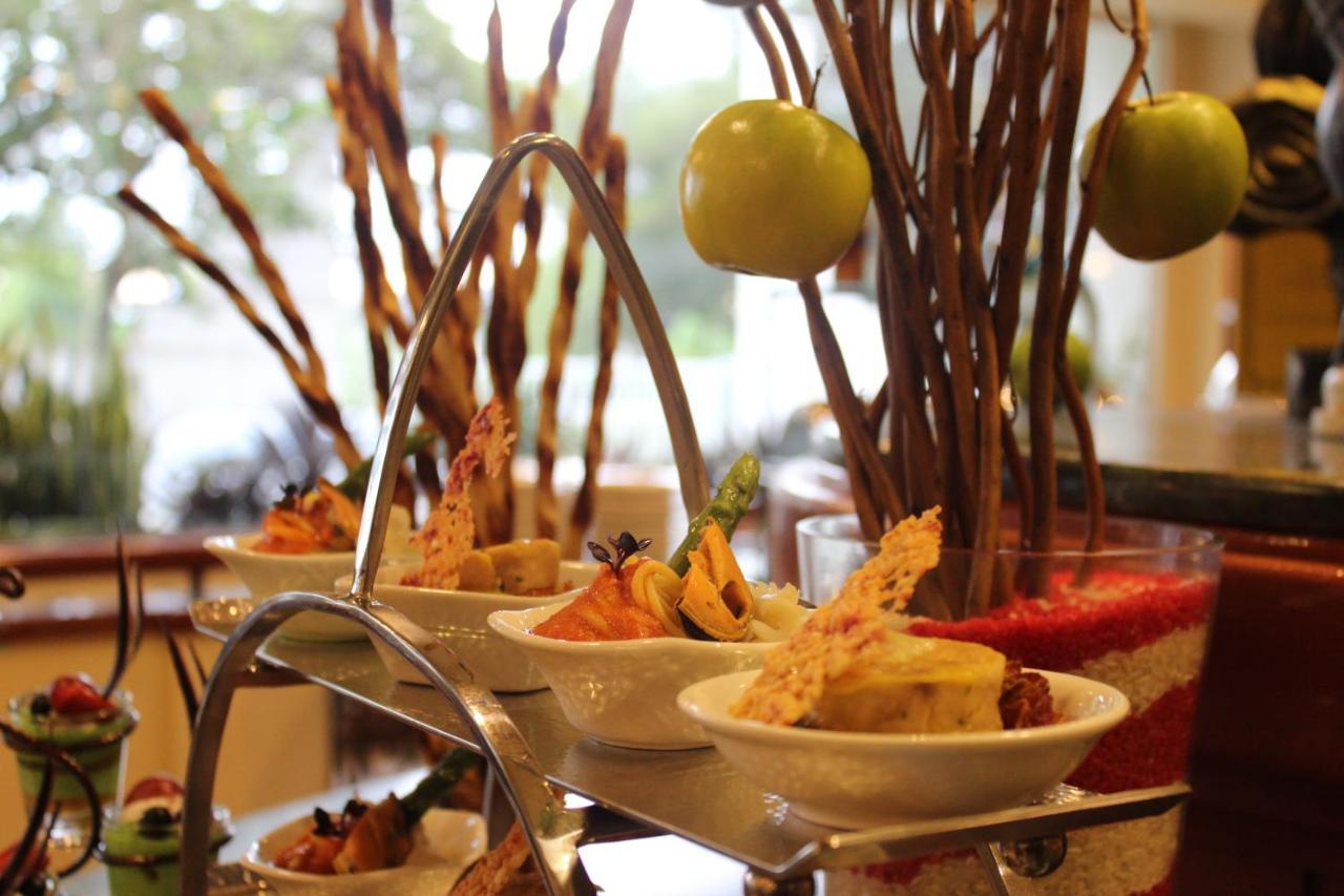 Hotel Dorsett Grand Labuan Esterno foto